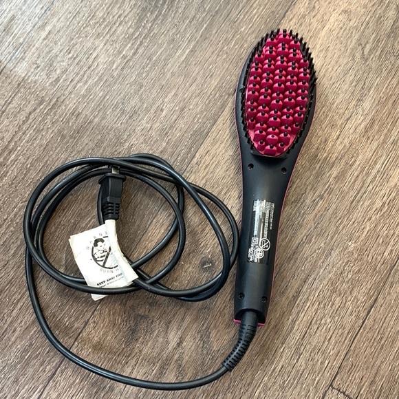 Simply Straight Ceramic Hair Straightening Brush - Picture 1 of 3